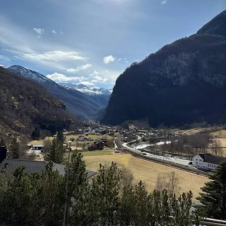 Entire House & Spectacular Views Aurland